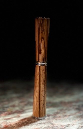 Kugelschreiber mit Schraubkappe aus Zebrano